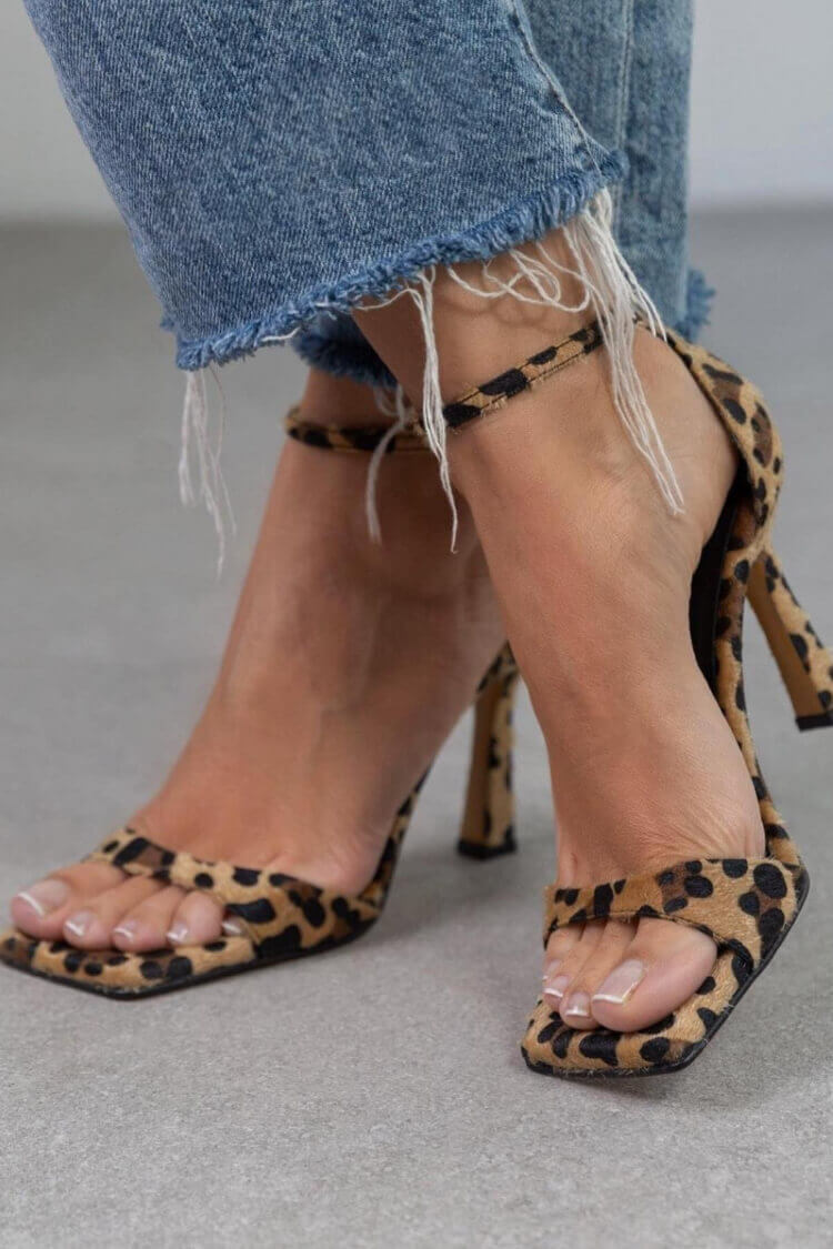 AFRICA | Eleganti Sandali con Tacco Alto Animalier per un Look Chic e Unico